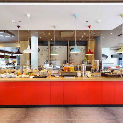 Ibis Hauptbahnhof Hotel 3*