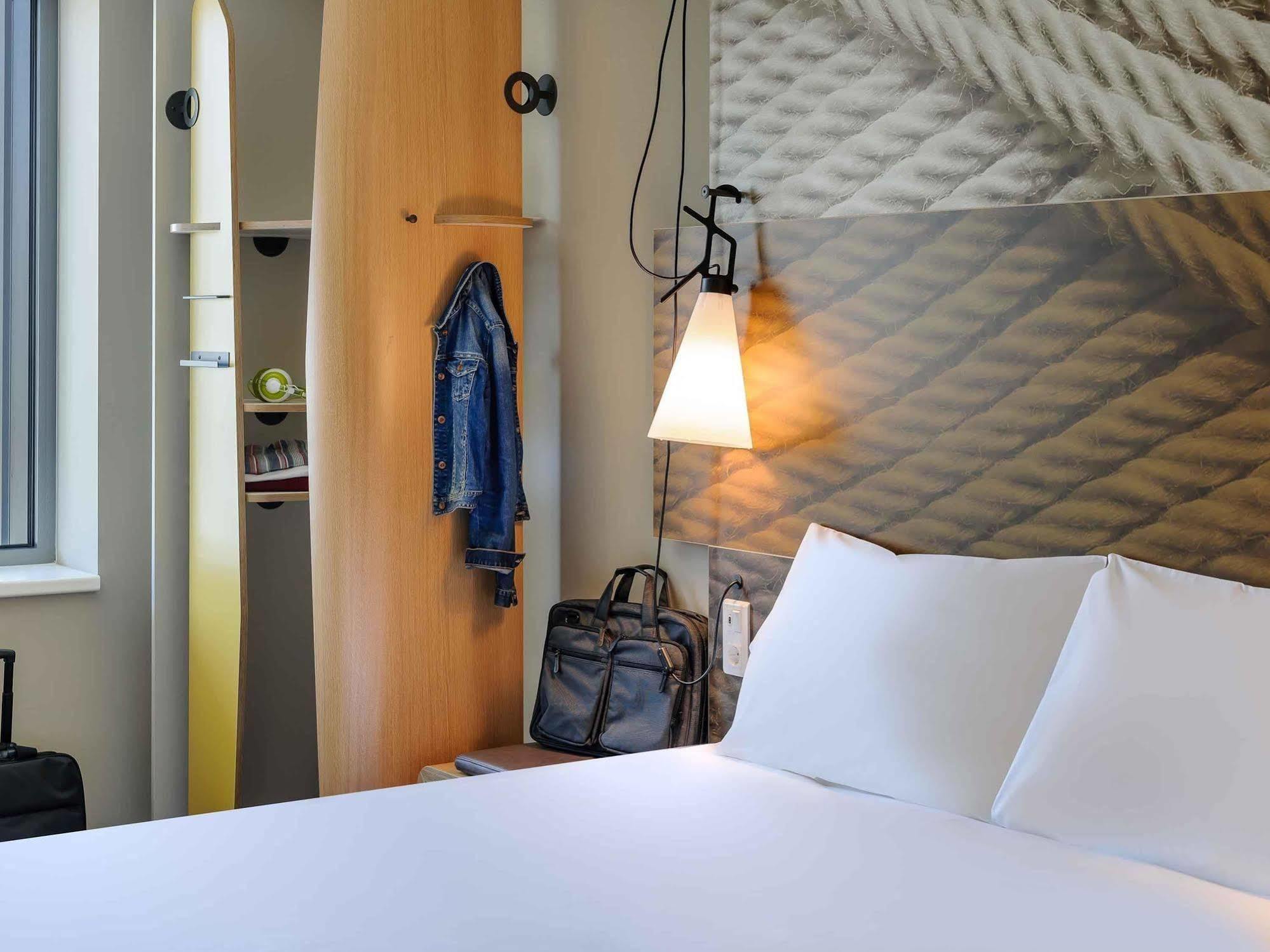 Ibis Hauptbahnhof Hotel 3*